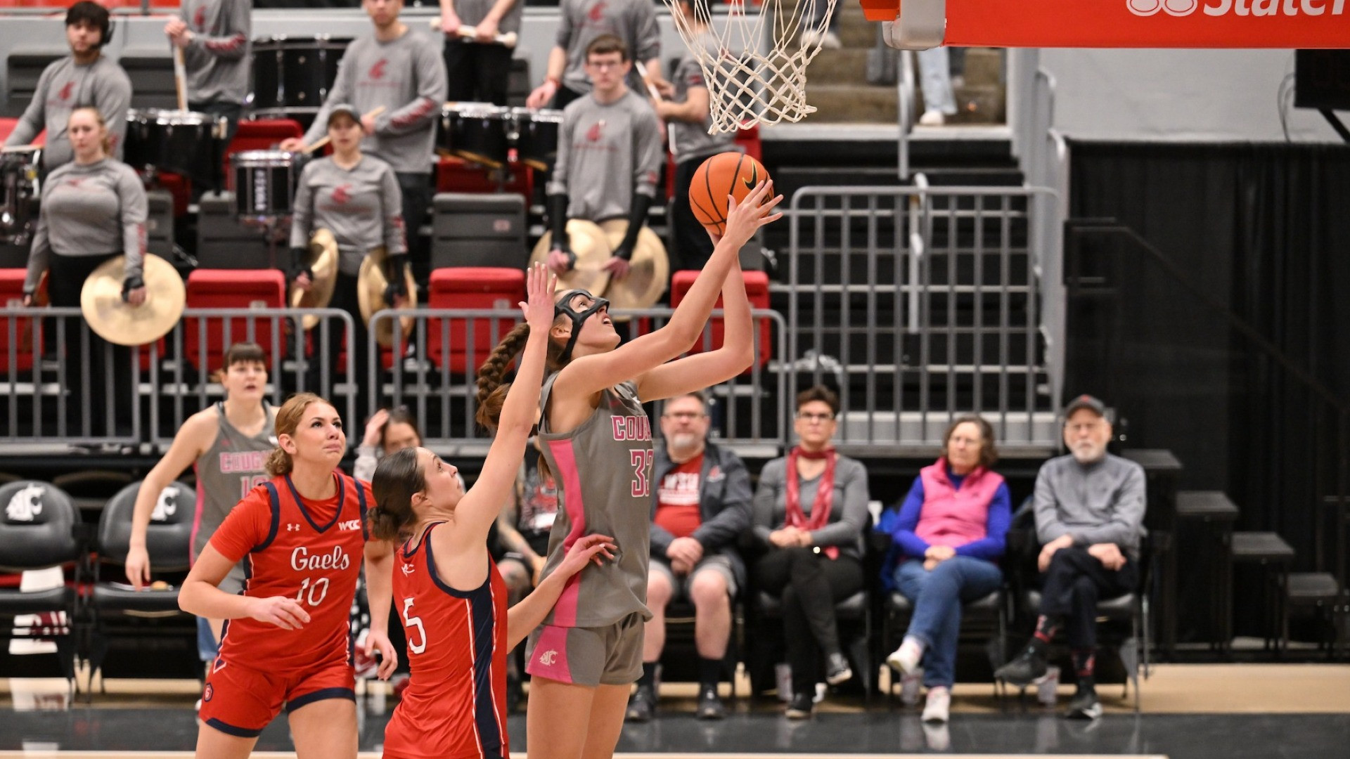 26_2_28 WSU WBB Alex Covill Extends for a layup against Saint Mary's