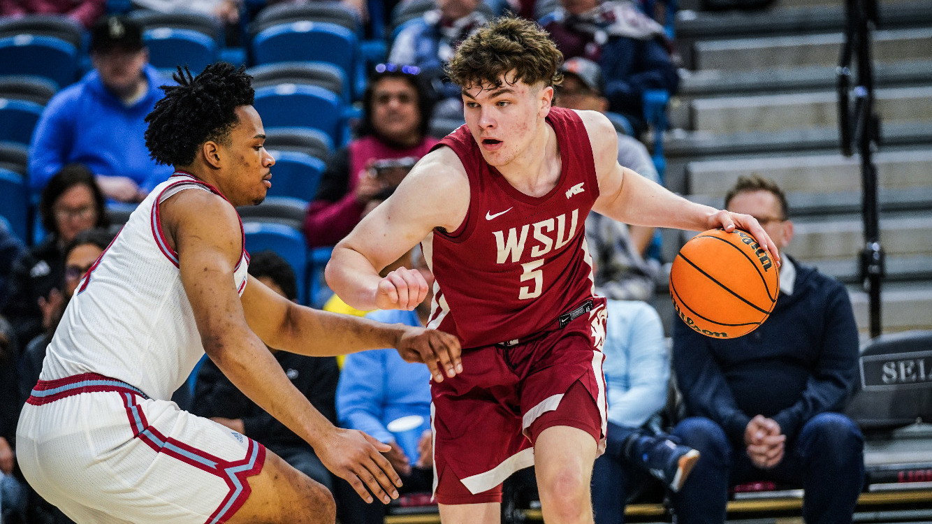Tomas Thrastarson looks to drive against LMU, Feb. 25, 2026